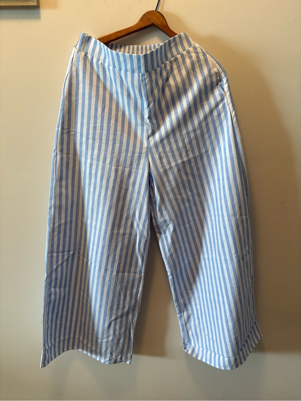 Wide Pants/Matching Striped Knot Shirt Large  Never worn NWOT